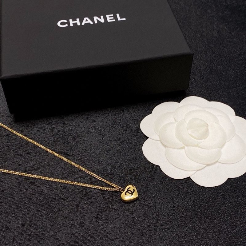 Ch**el necklaces